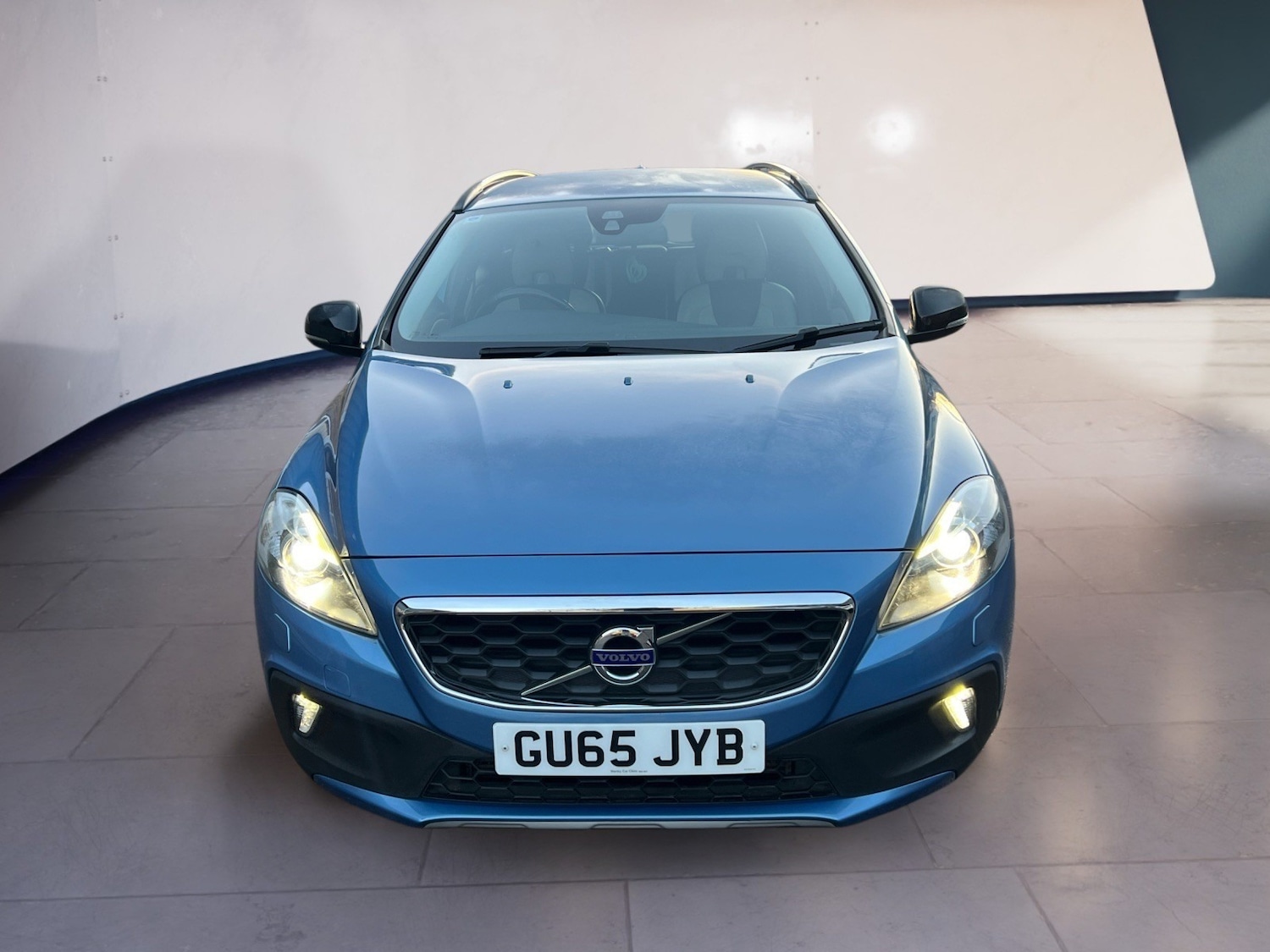 Used Volvo V40 2015 for sale - 76652748: Photo 8