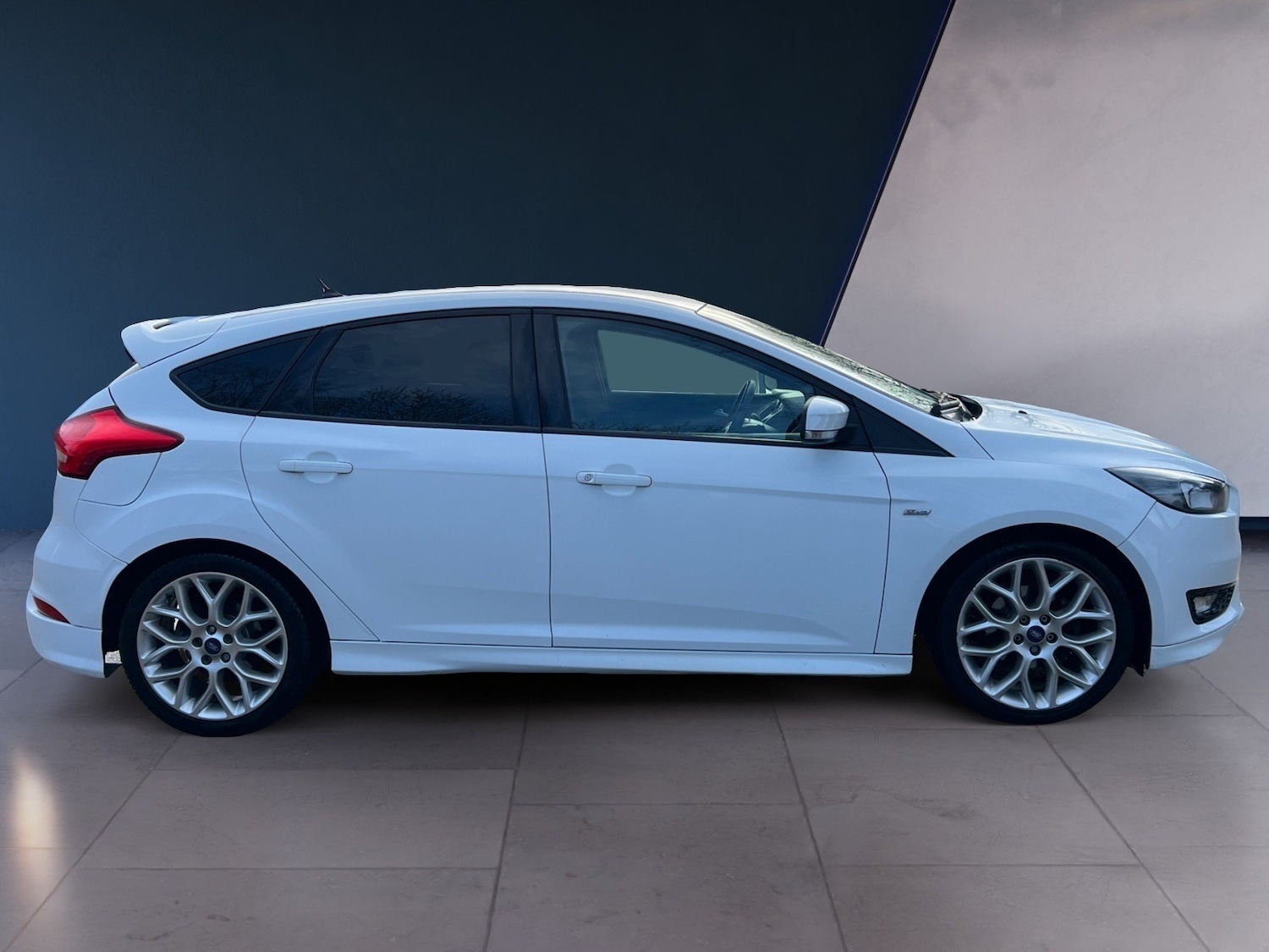 Used Ford Focus 2017 for sale - 77391959: Photo 3