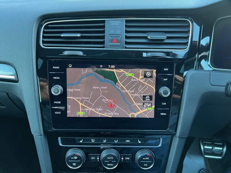 Used Volkswagen Golf 2018 for sale - 76554077: Photo 10