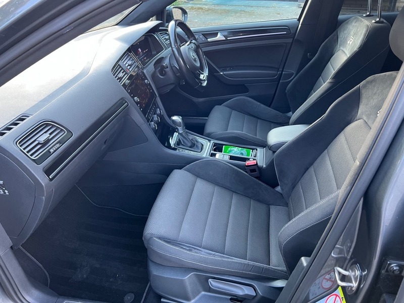 Used Volkswagen Golf 2018 for sale - 76554077: Photo 14