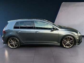 Used Volkswagen Golf 2018 for sale - 76554077: Photo