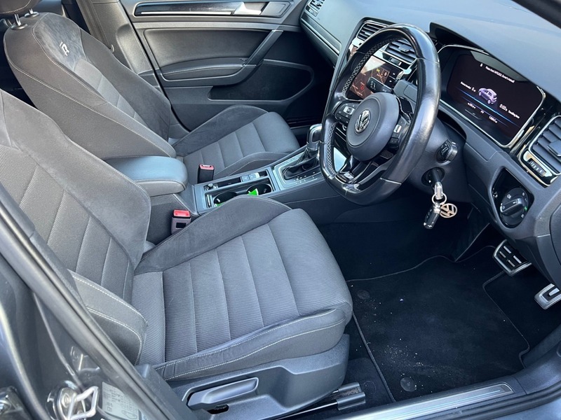 Used Volkswagen Golf 2018 for sale - 76554077: Photo 9