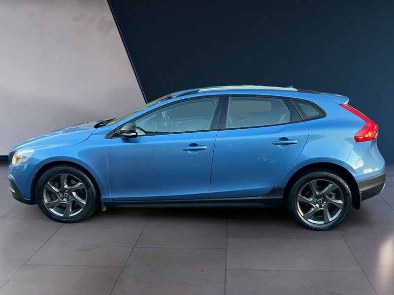Used Volvo V40 2015 for sale - 77093907: Photo 1