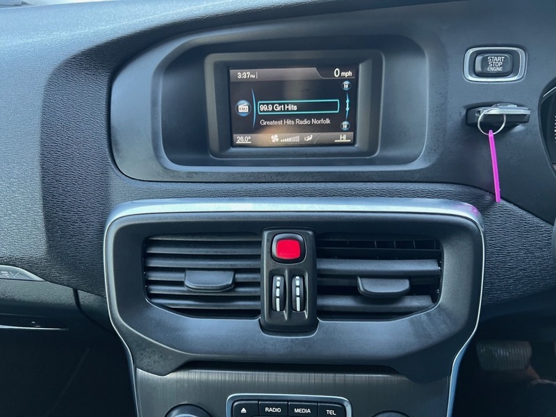 Used Volvo V40 2015 for sale - 77093907: Photo 12