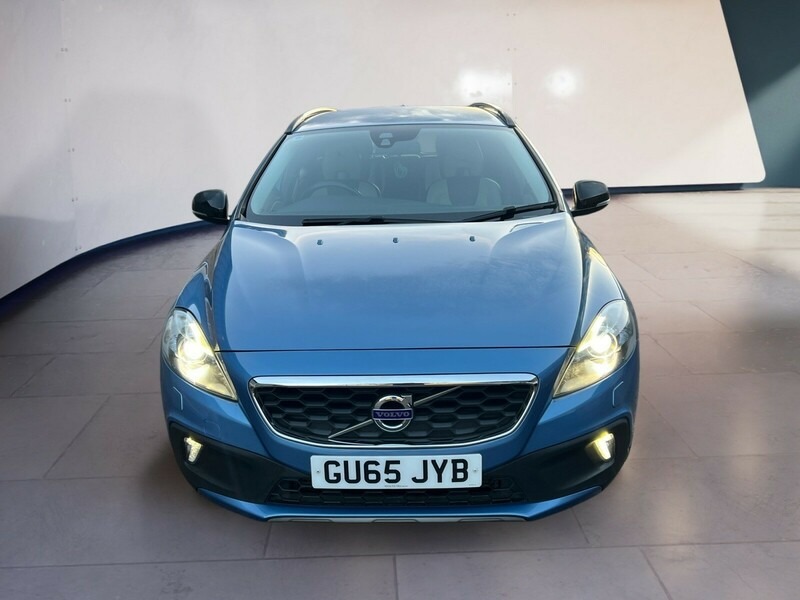 Used Volvo V40 2015 for sale - 77093907: Photo 8