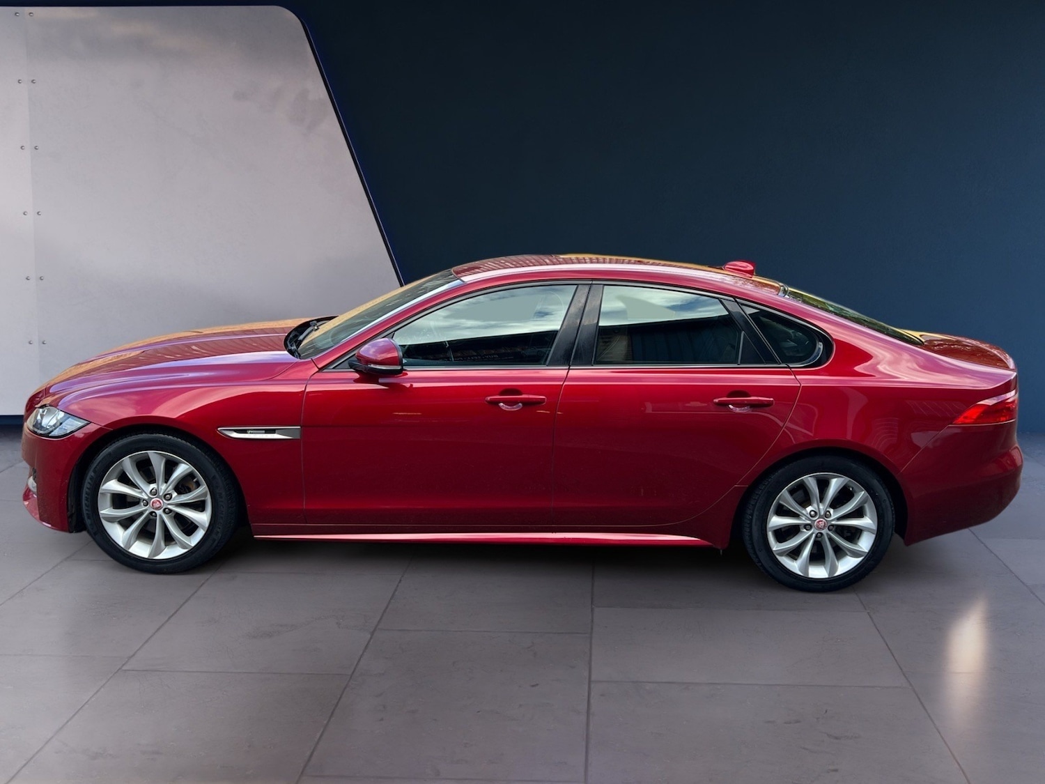 Used Jaguar XF 2016 for sale - 76170397: Photo 1