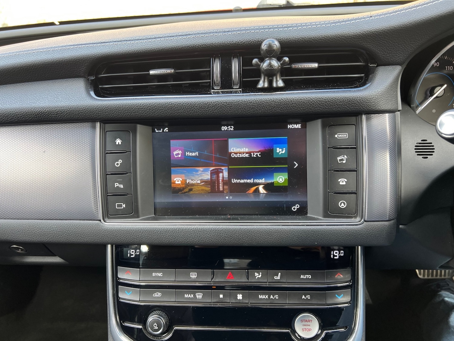 Used Jaguar XF 2016 for sale - 76170397: Photo 12