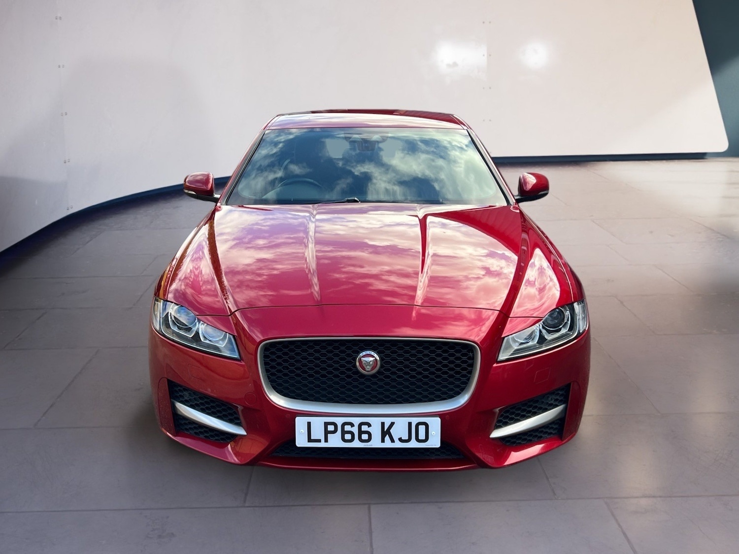 Used Jaguar XF 2016 for sale - 76170397: Photo 8