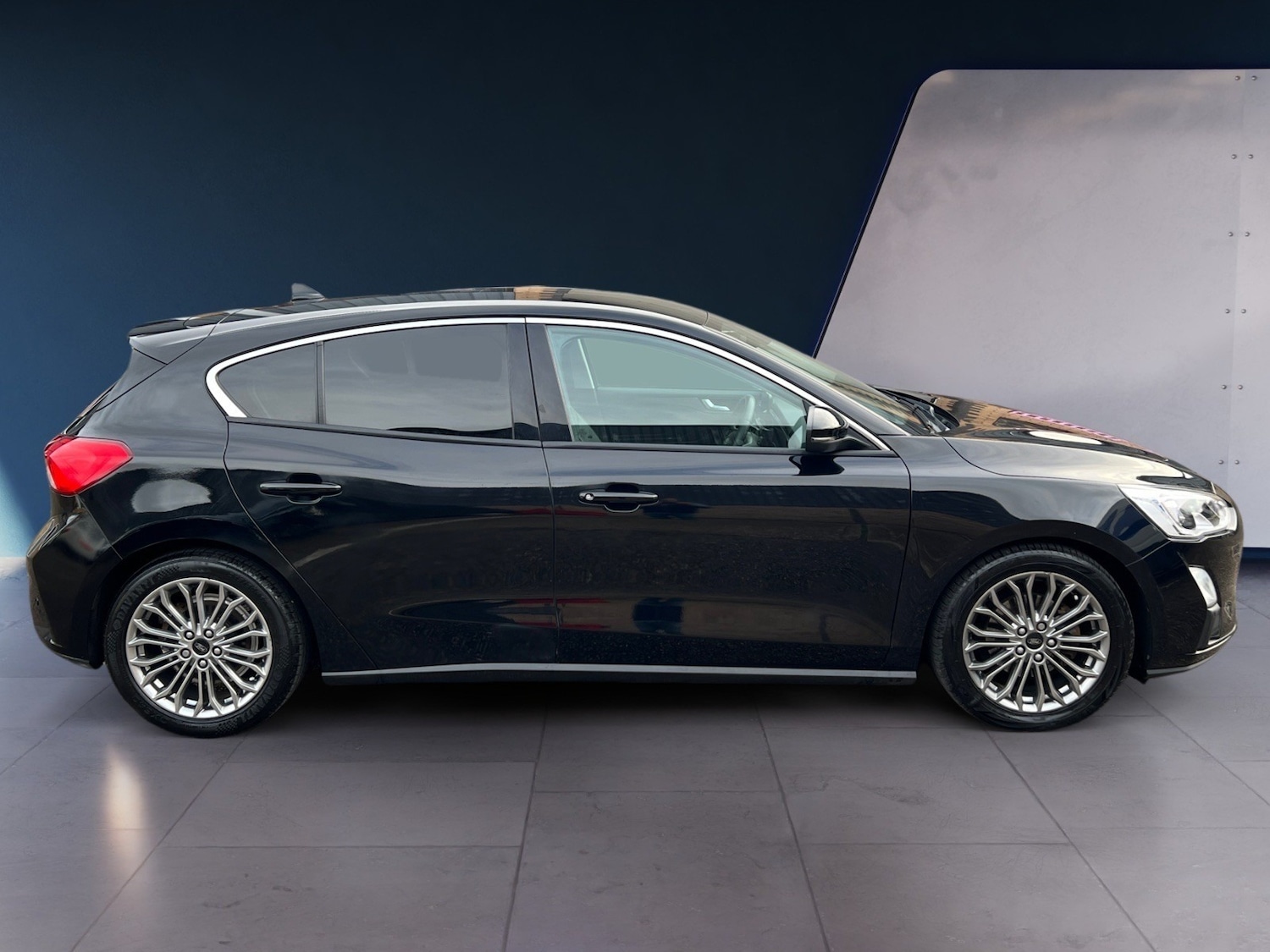 Used Ford Focus 2018 for sale - 76543088: Photo 1