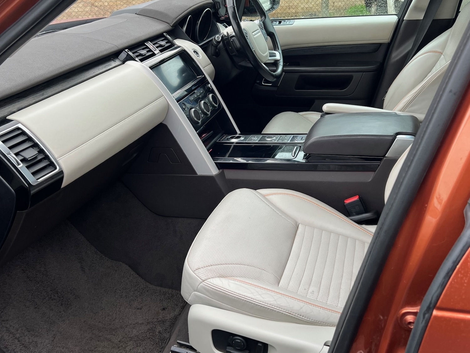 Used Land Rover Discovery 2016 for sale - 76957229: Photo 11