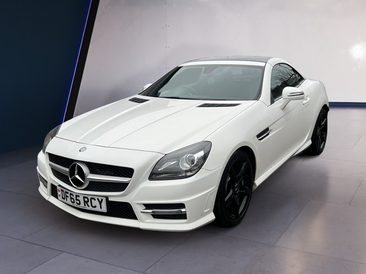 Used Mercedes-Benz SLK 2015 for sale - 76707021: Photo 2