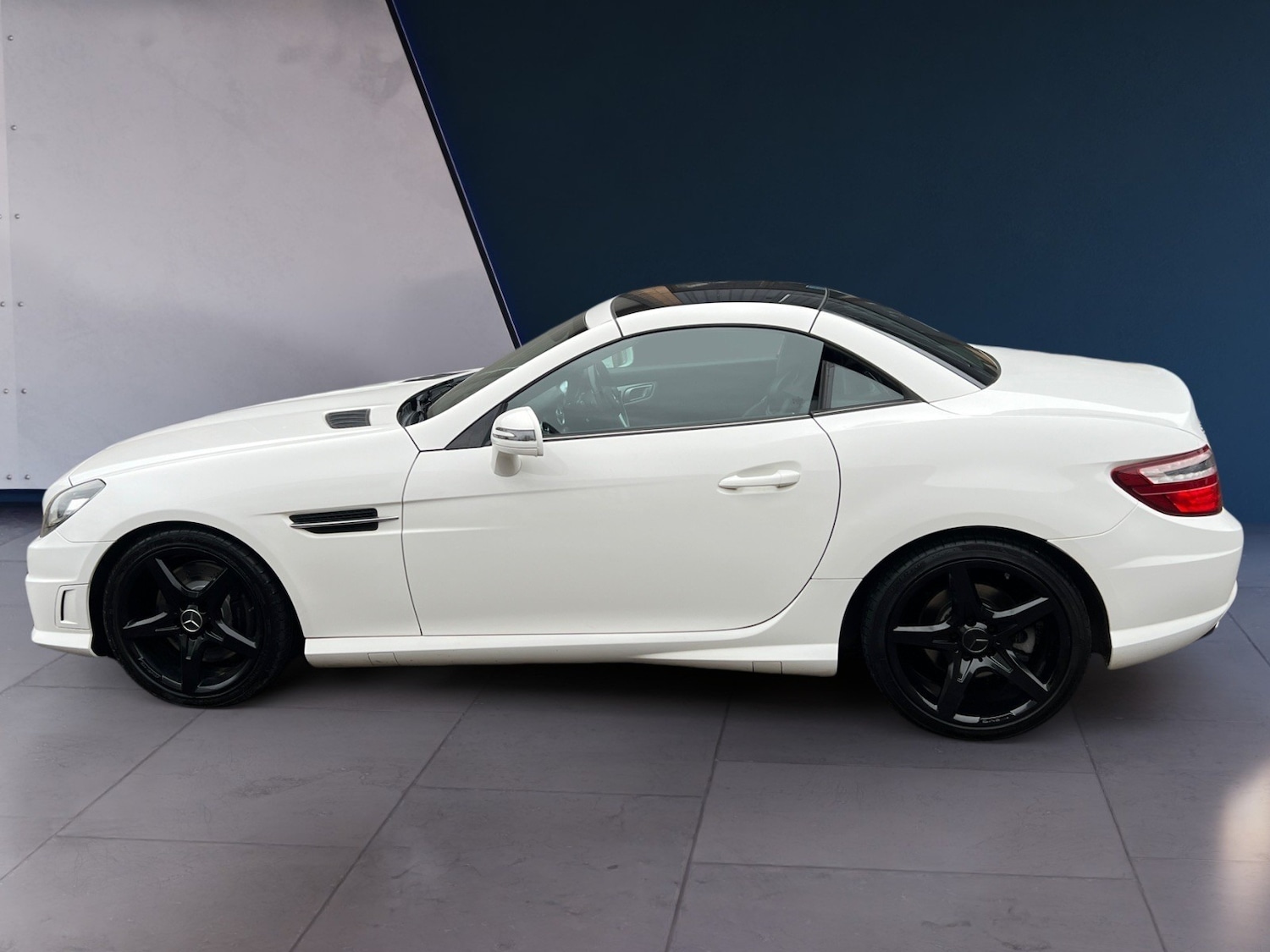 Used Mercedes-Benz SLK 2015 for sale - 76707021: Photo 3