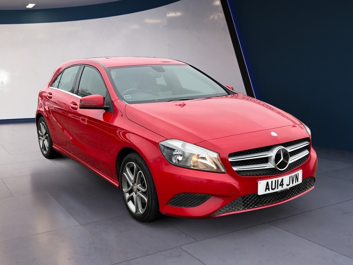 Used Mercedes-Benz A-Class 2014 for sale - 77323774: Photo 2