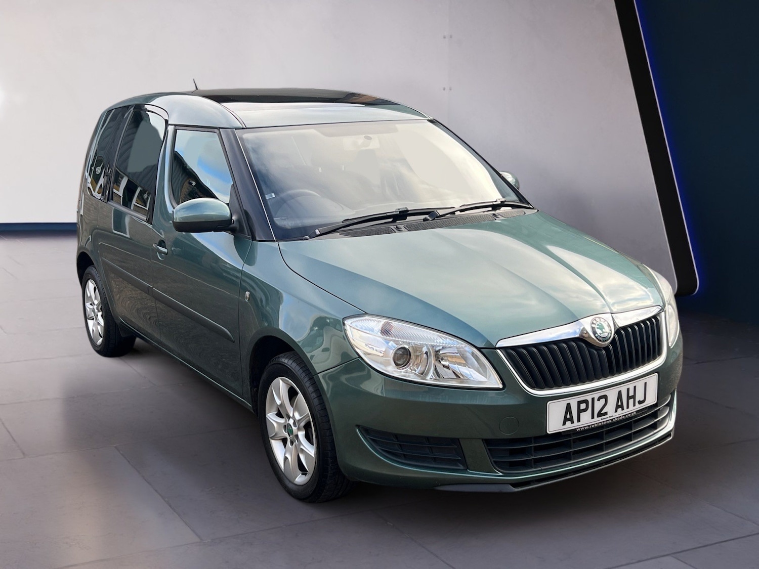 Used Skoda Roomster 2012 for sale - 77432577: Photo 2