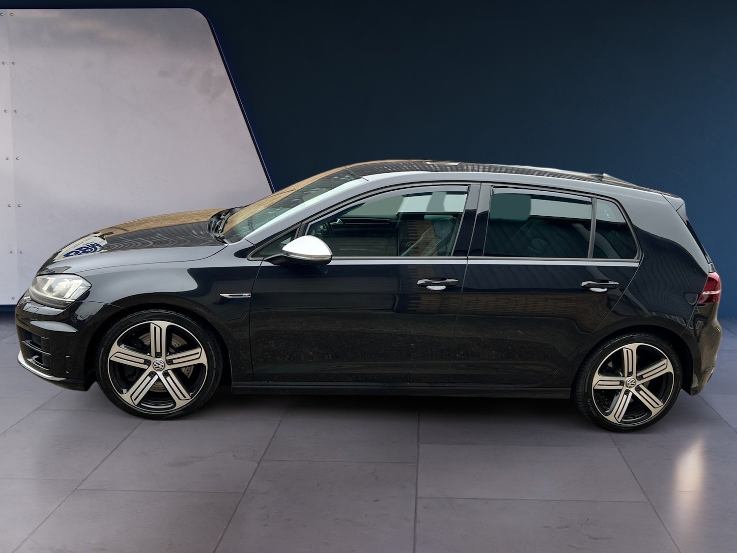 Used Volkswagen Golf 2017 for sale - 77742649: Photo 3