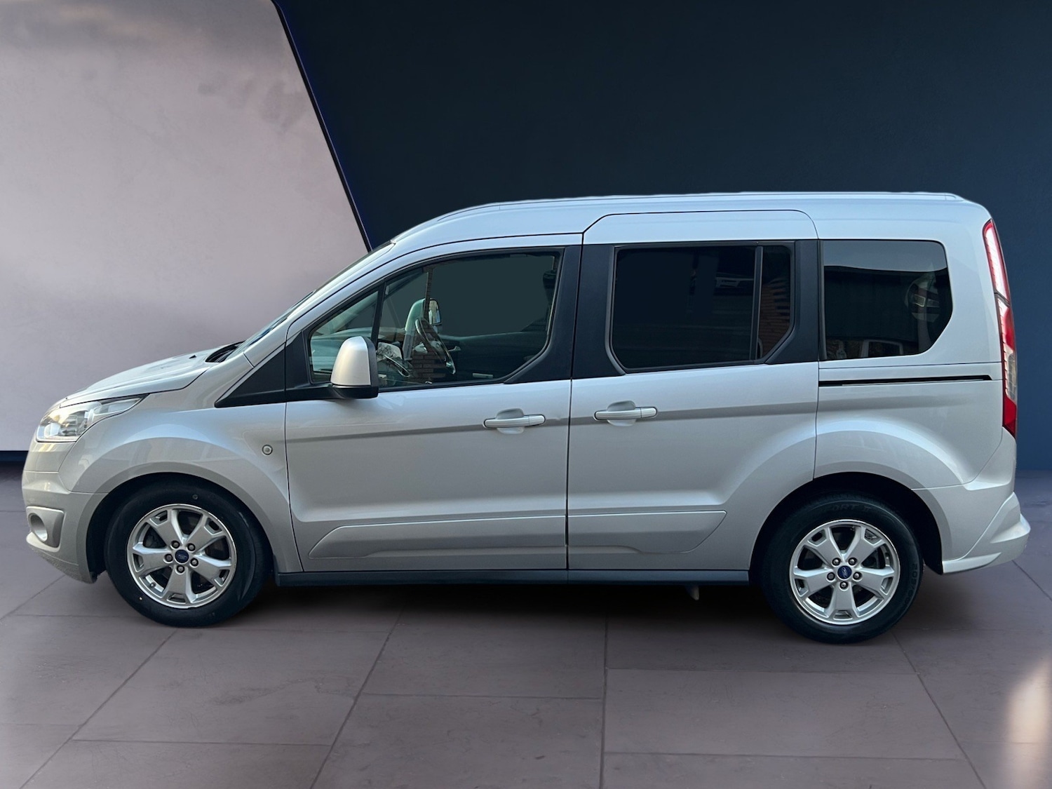 Used Ford Tourneo Connect 2017 for sale - 76652762: Photo 3