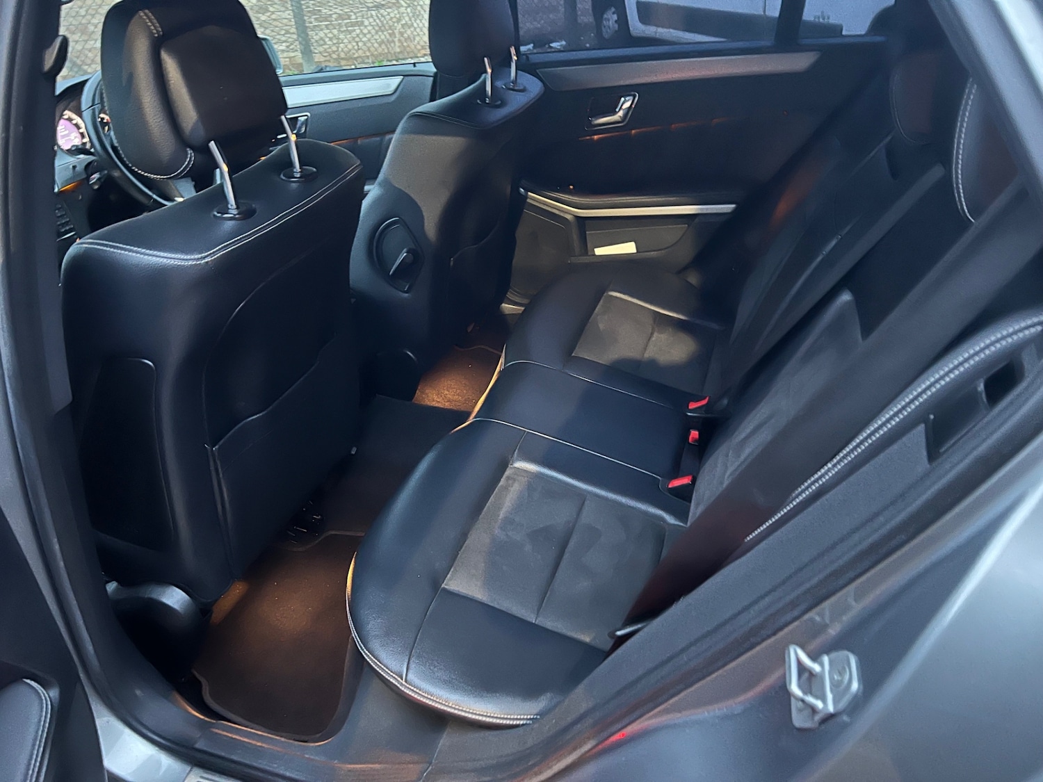 Used Mercedes-Benz E Class 2010 for sale - 77334185: Photo 11