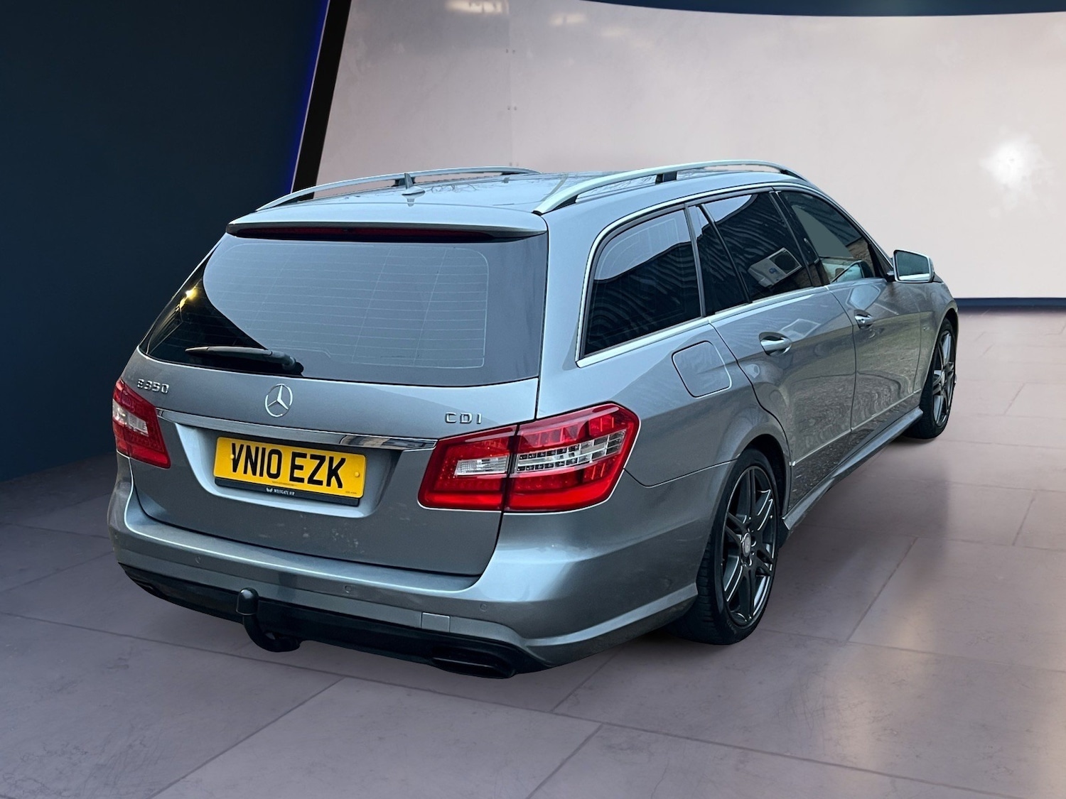 Used Mercedes-Benz E Class 2010 for sale - 77334185: Photo 8