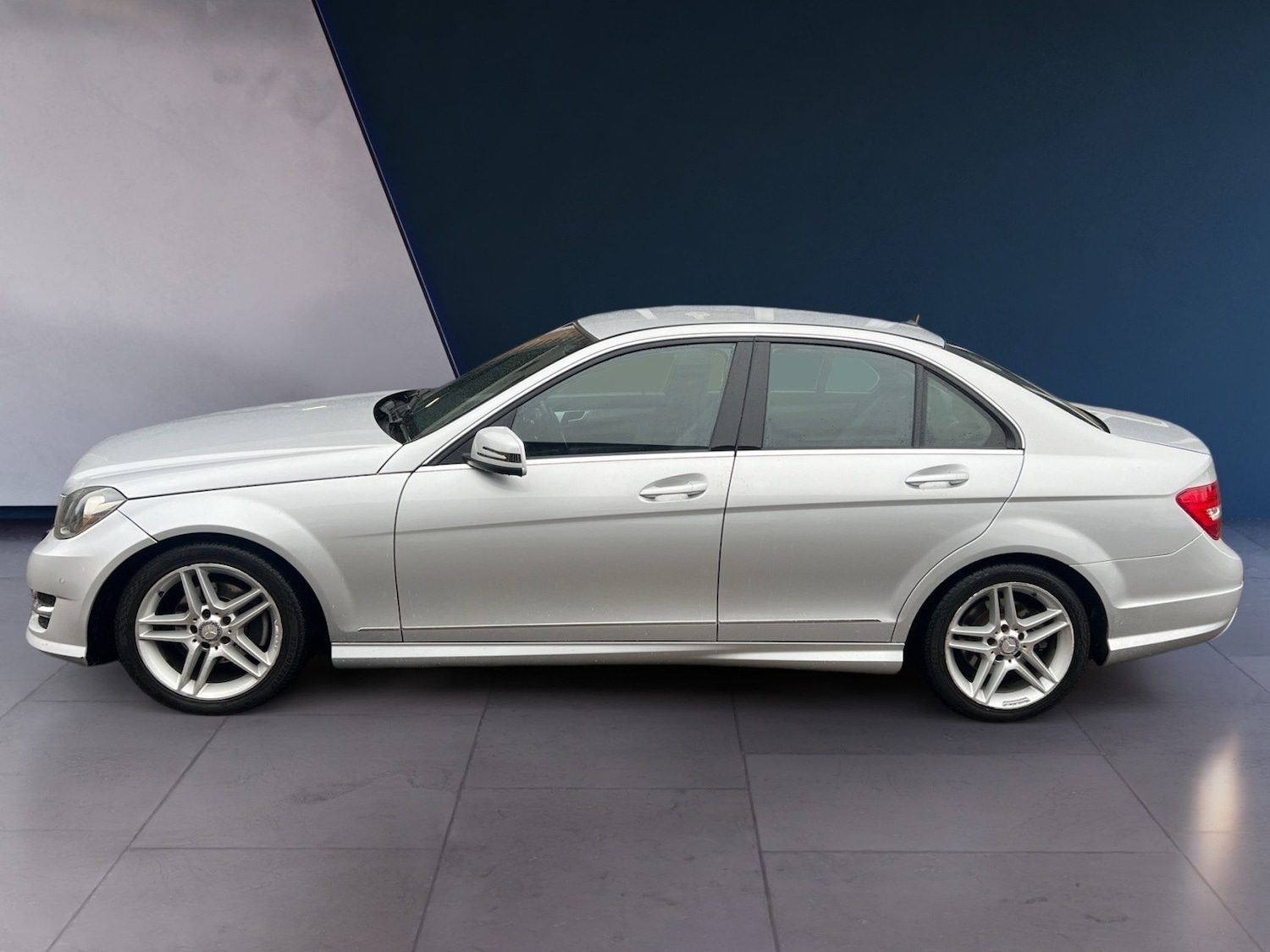 Used Mercedes-Benz C Class 2013 for sale - 76662898: Photo 3