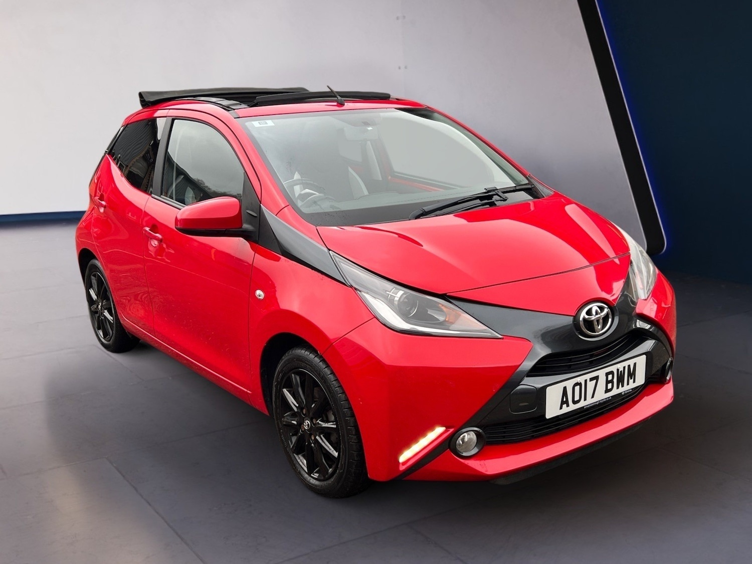 Used Toyota AYGO 2017 for sale - 77431492: Photo 2