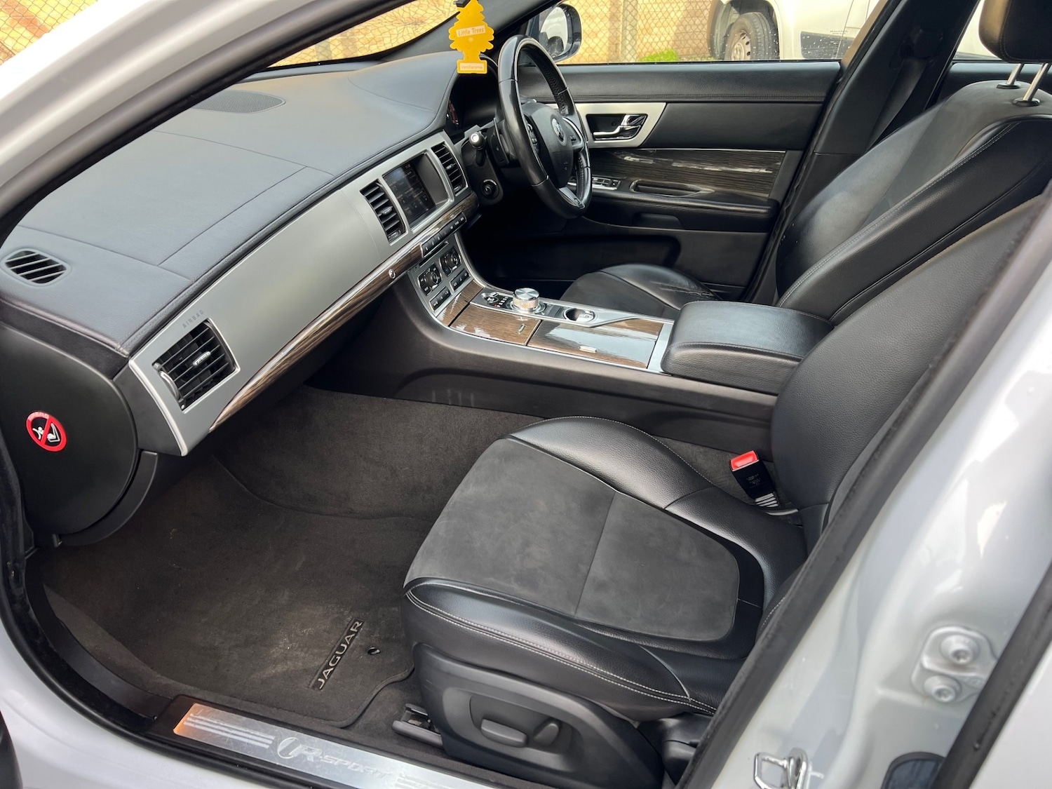 Used Jaguar XF 2015 for sale - 77136163: Photo 11