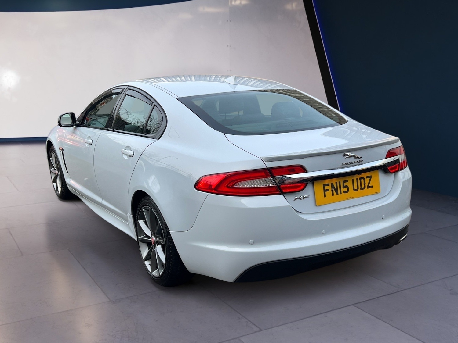 Used Jaguar XF 2015 for sale - 77136163: Photo 4