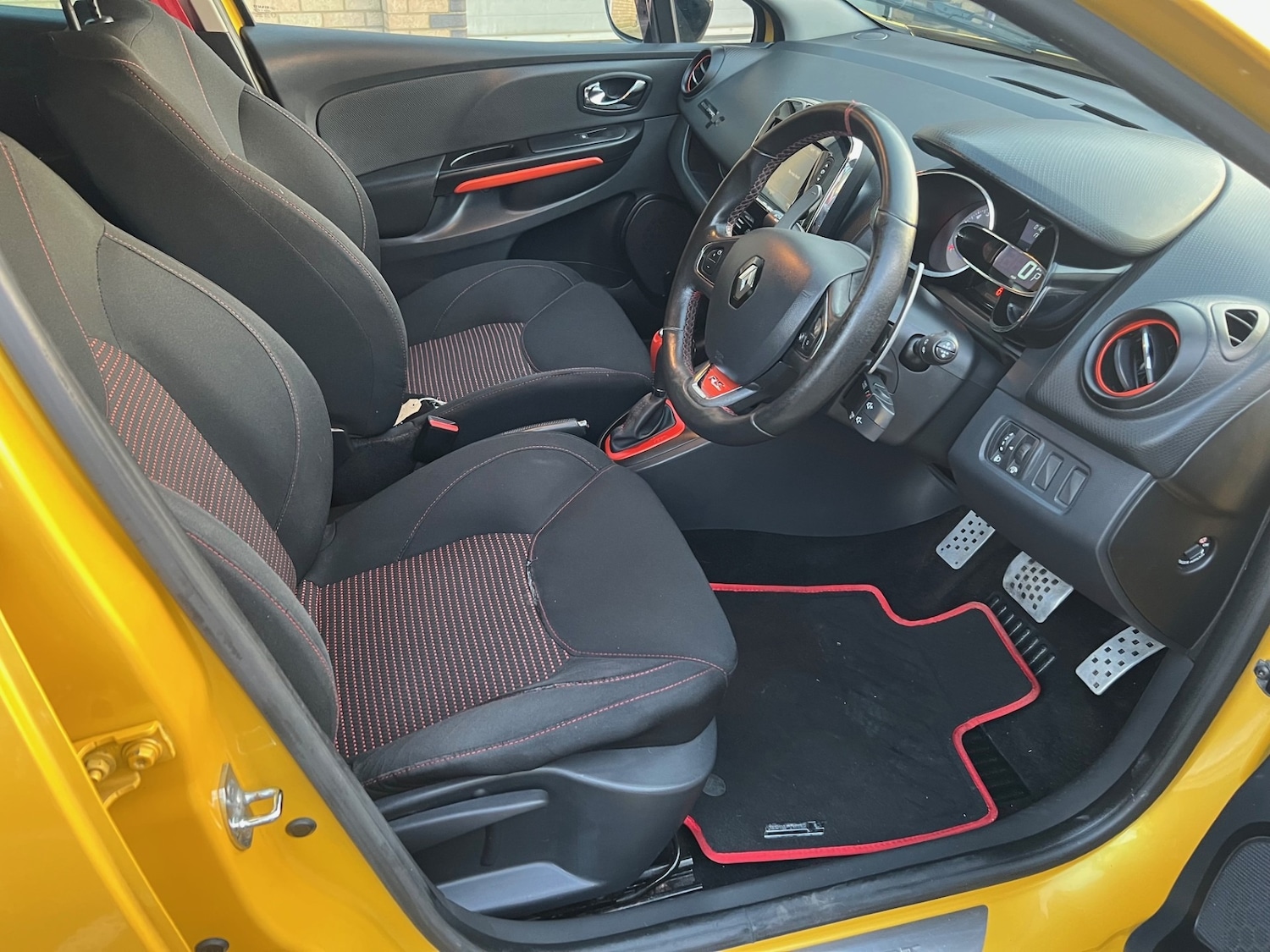 Used Renault Clio 2013 for sale - 77665595: Photo 9