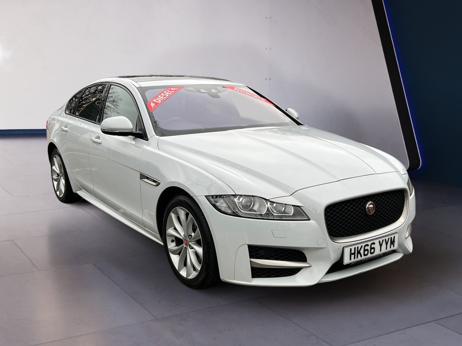 Used Jaguar XF 2017 for sale - 77364008: Photo 2