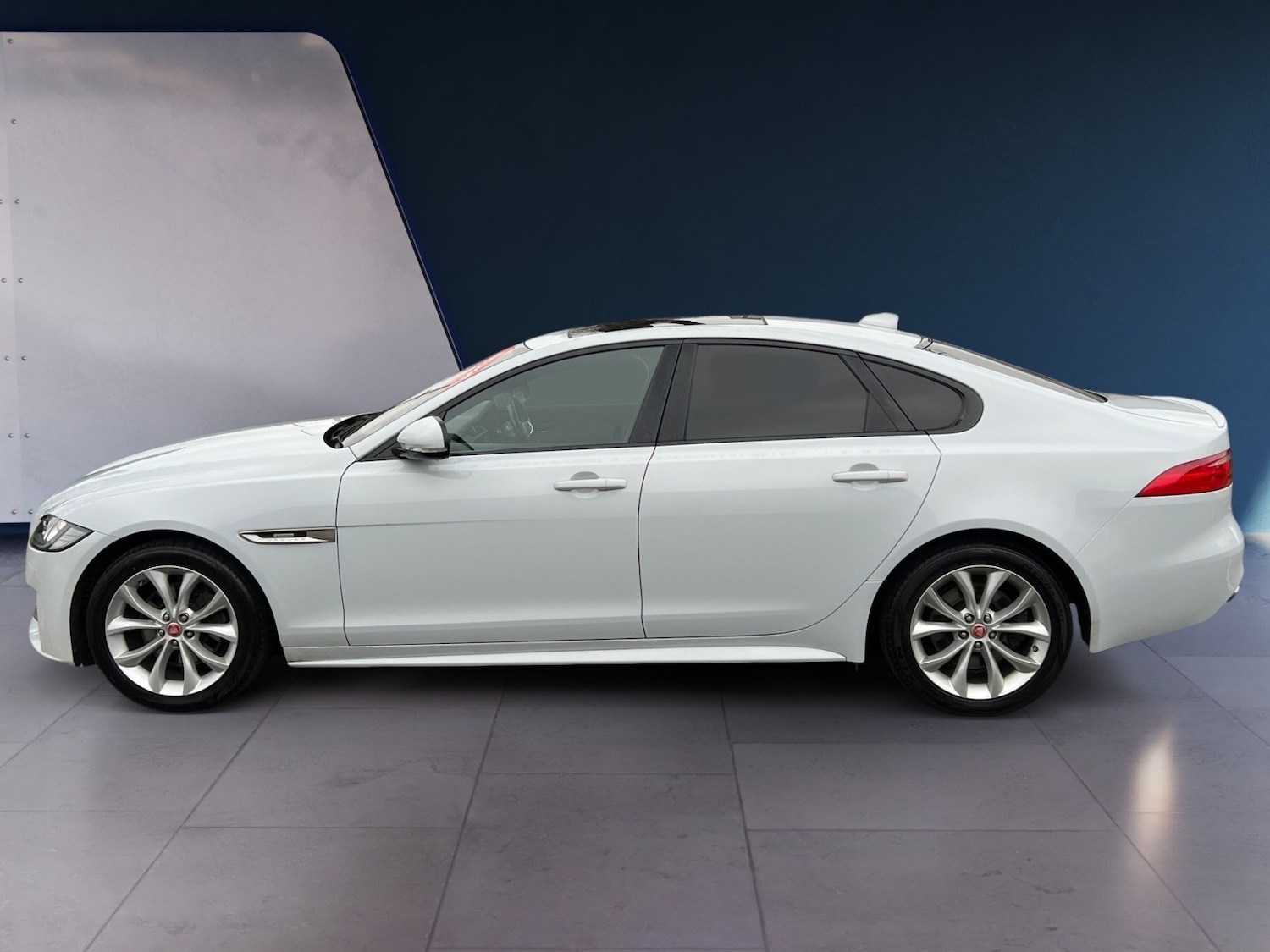 Used Jaguar XF 2017 for sale - 77364008: Photo 4