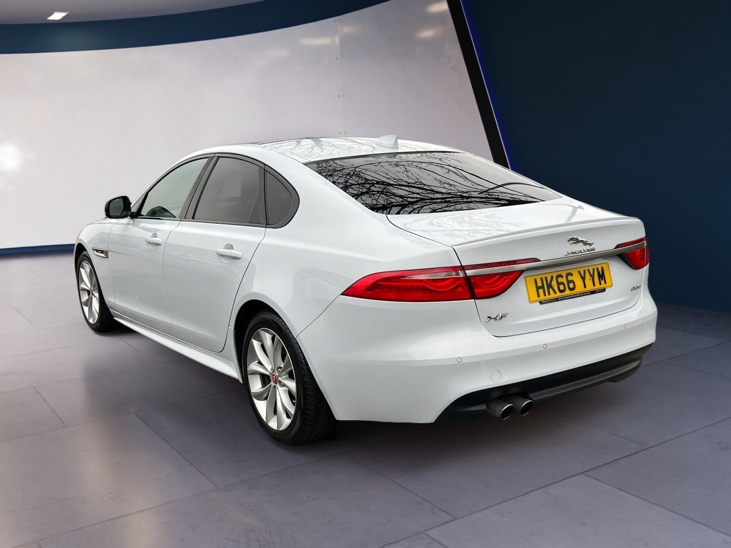 Used Jaguar XF 2017 for sale - 77364008: Photo 5
