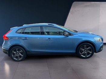 Used Volvo V40 2015 for sale - 78627676: Photo