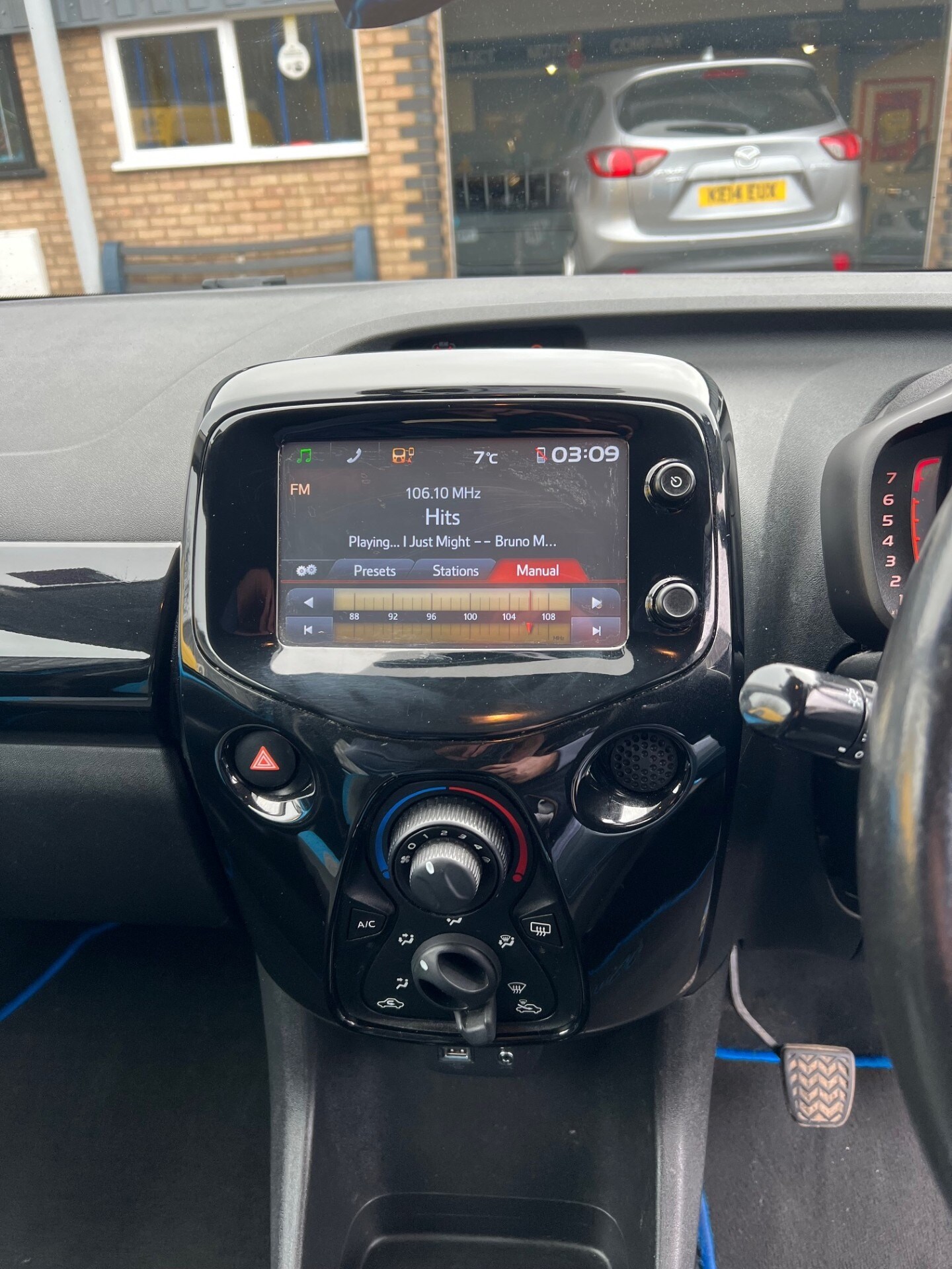 Used Toyota AYGO 2015 for sale - 77489815: Photo 11