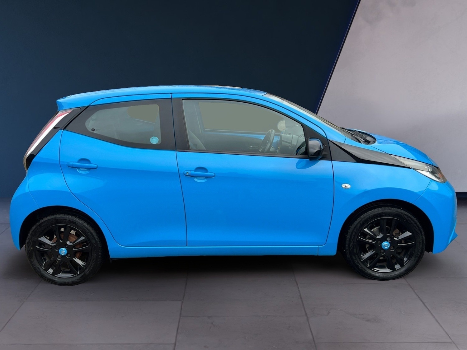 Used Toyota AYGO 2015 for sale - 77489815: Photo 3