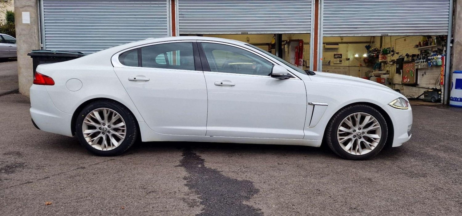 Used Jaguar XF 2011 for sale - 76856174: Photo 2