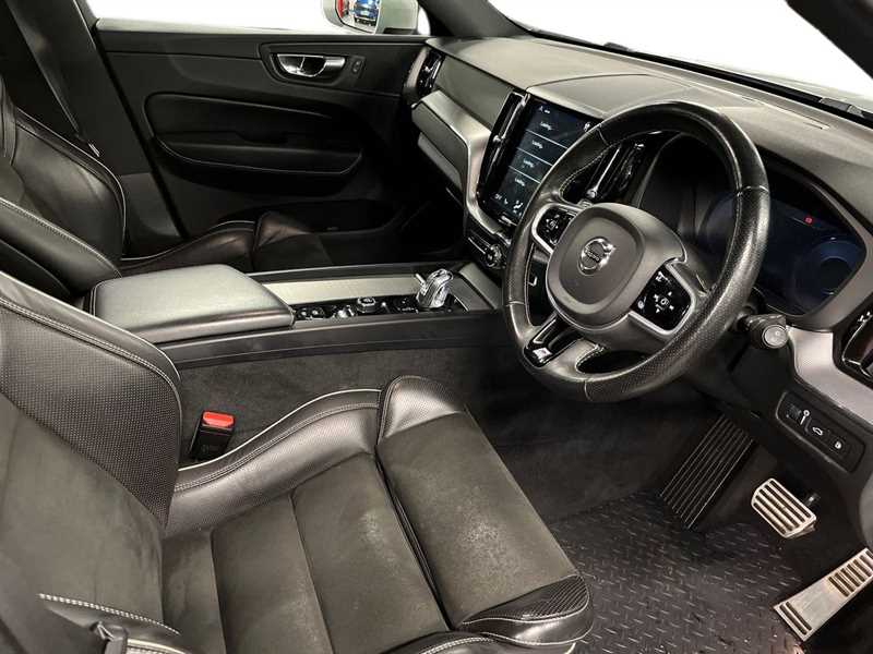 Used Volvo XC60 2018 for sale - 76804353: Photo 8