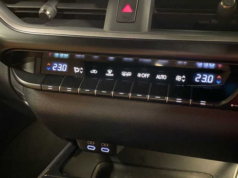 Used Lexus UX 2022 for sale - 77648386: Photo 12