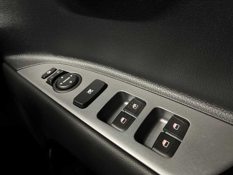 Used Kia Stonic 2025 for sale - 77010686: Photo 17