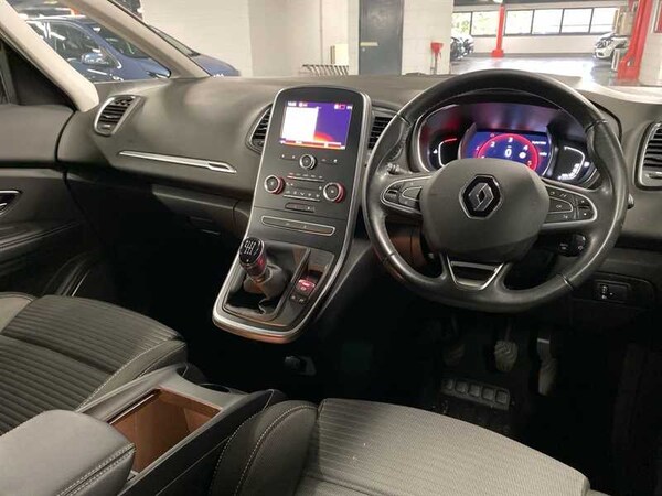 Used Renault Grand Scenic 2018 for sale - 76261973: Photo 17