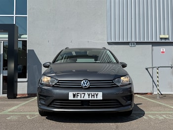 Used Volkswagen Golf SV 2017 for sale - 75452037: Photo
