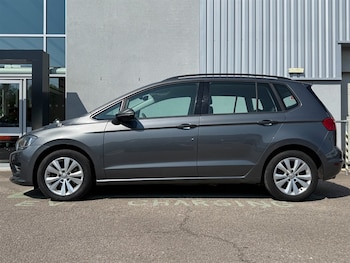 Used Volkswagen Golf SV 2017 for sale - 75452037: Photo