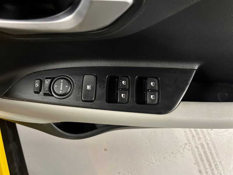 Used Kia Stonic 2021 for sale - 77600683: Photo 18