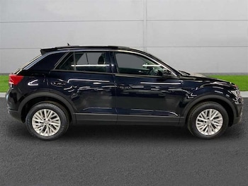 Used Volkswagen T-Roc 2019 for sale - 78518744: Photo