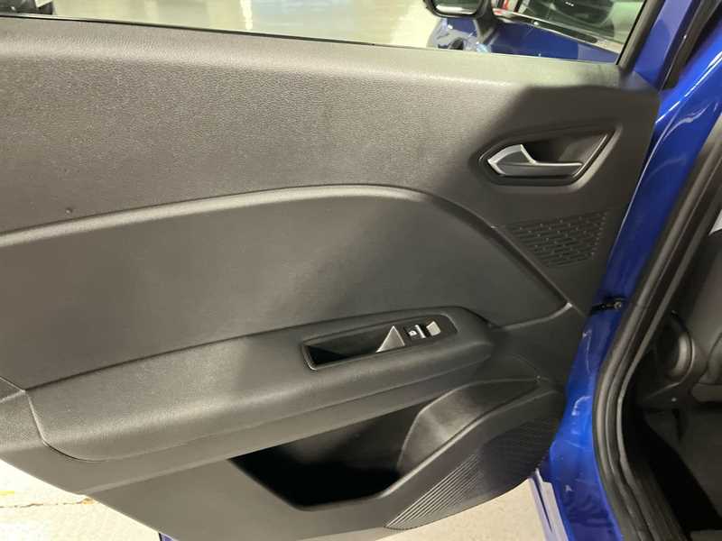 Used Renault Captur 2023 for sale - 77442846: Photo 22