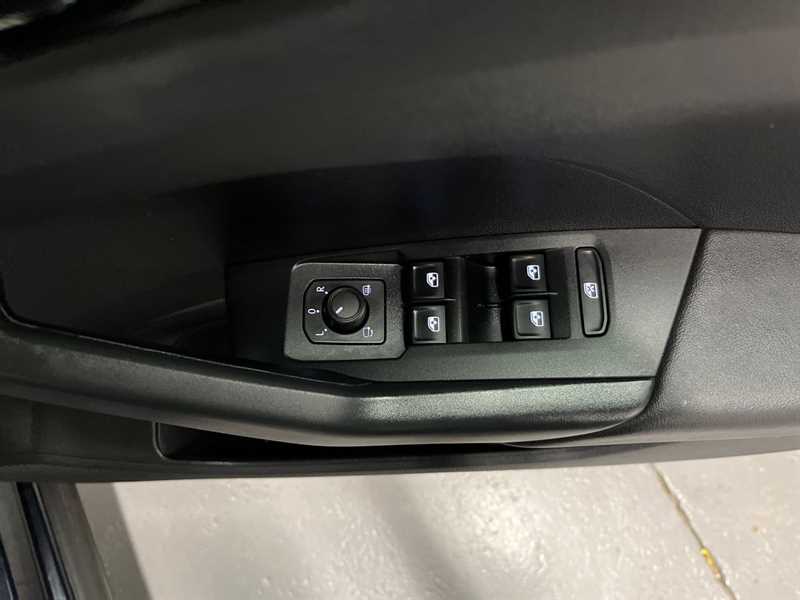 Used Volkswagen T-Cross 2023 for sale - 76272773: Photo 18