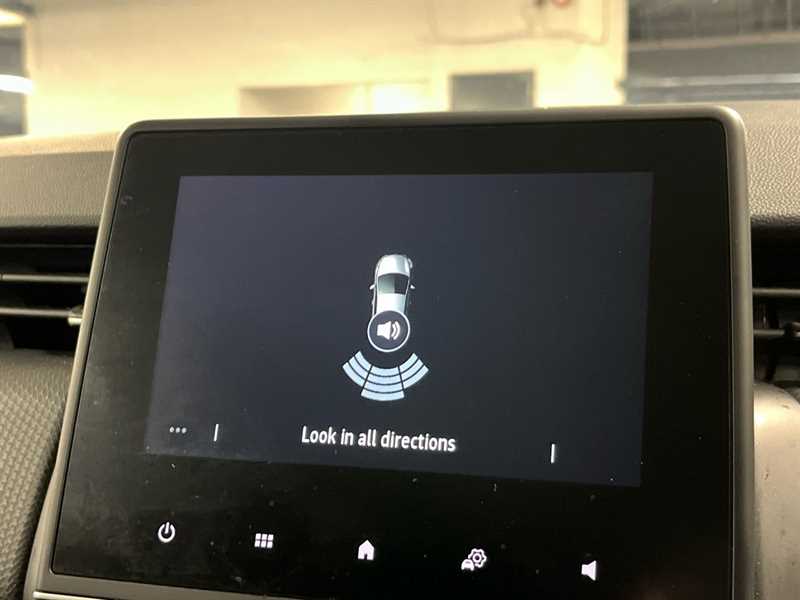 Used Renault Clio 2023 for sale - 77428435: Photo 11