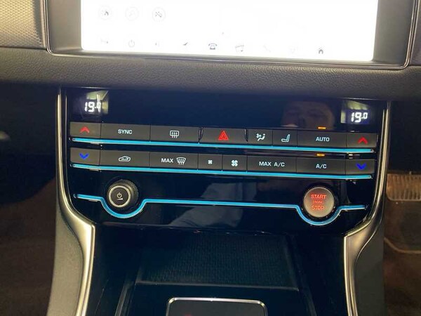 Used Jaguar XF 2019 for sale - 76272709: Photo 12