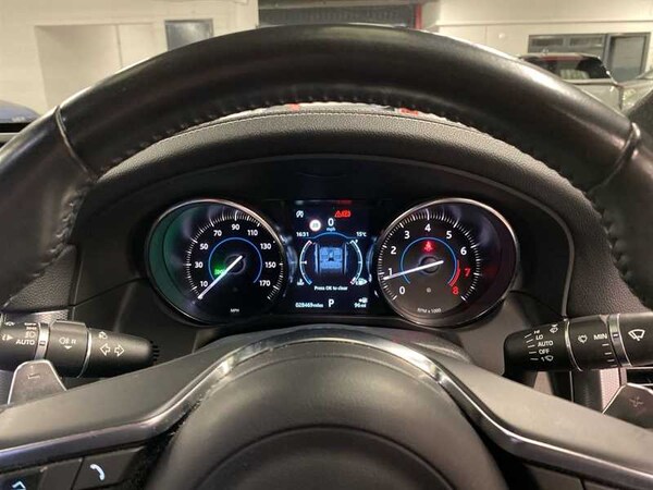 Used Jaguar XF 2019 for sale - 76272709: Photo 14