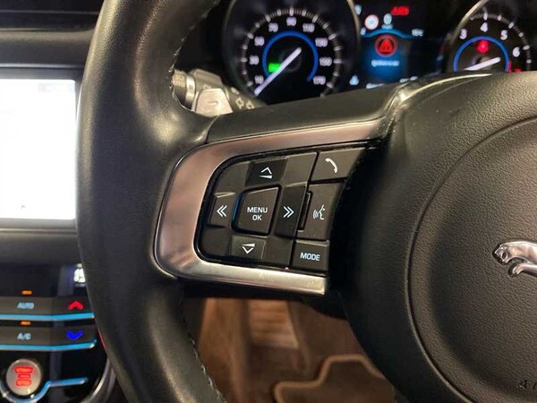 Used Jaguar XF 2019 for sale - 76272709: Photo 16