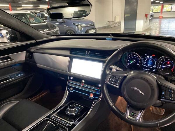 Used Jaguar XF 2019 for sale - 76272709: Photo 17