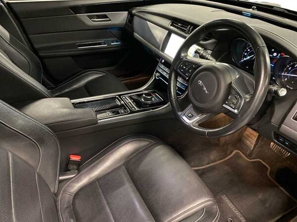 Used Jaguar XF 2019 for sale - 76272709: Photo 8